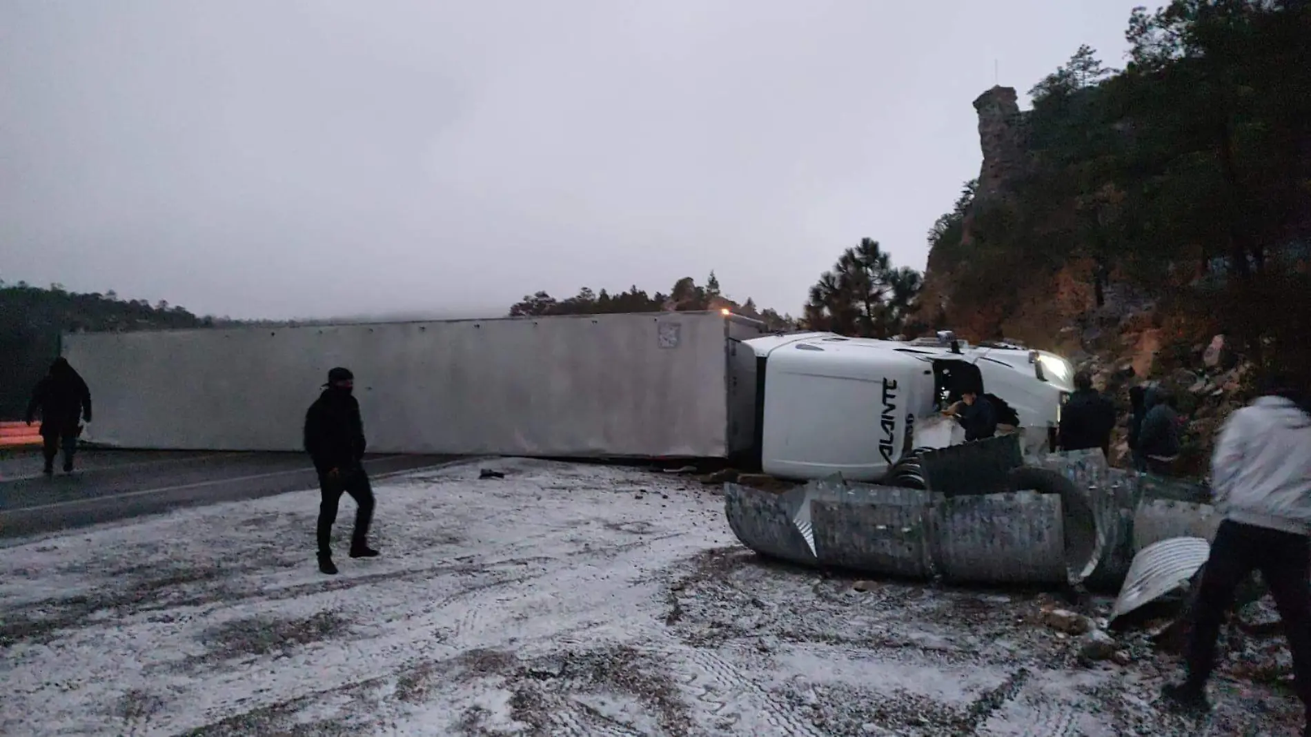 Alertan a conductores por cristalización de carreteras en Durango